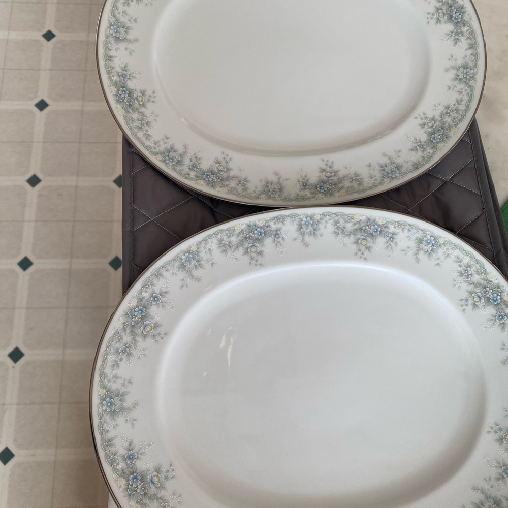 Elegant Floral Oval Platter - Picture 4 of 4